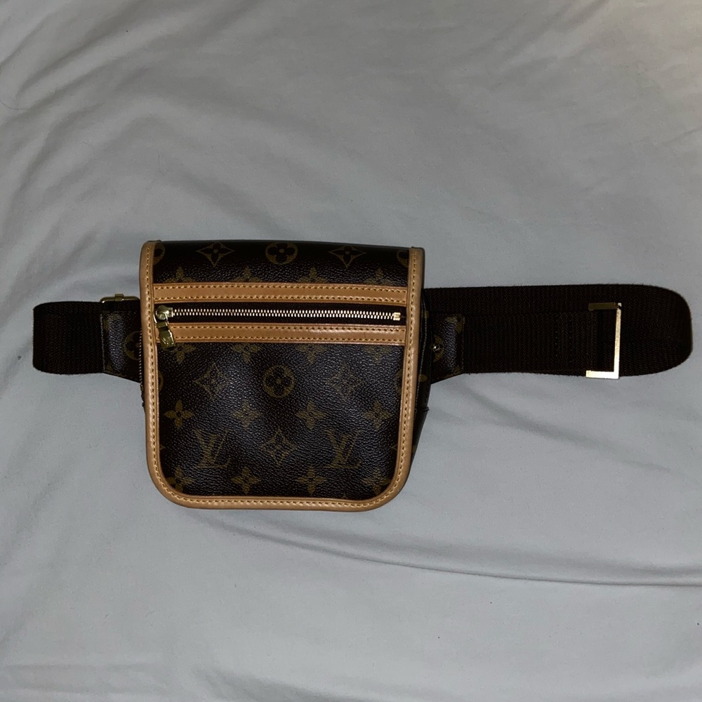 REAL, BARELY USED LOUIS VUITTON FANNY PACK